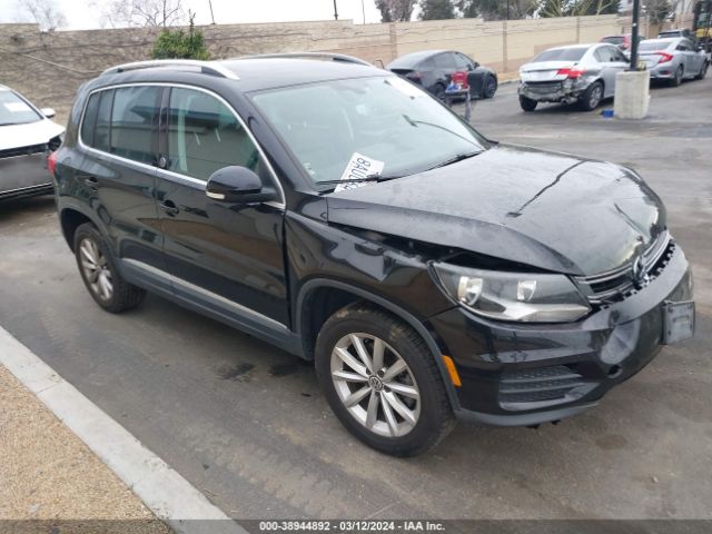 VOLKSWAGEN TIGUAN 2017 wvgrv7ax8hk003401