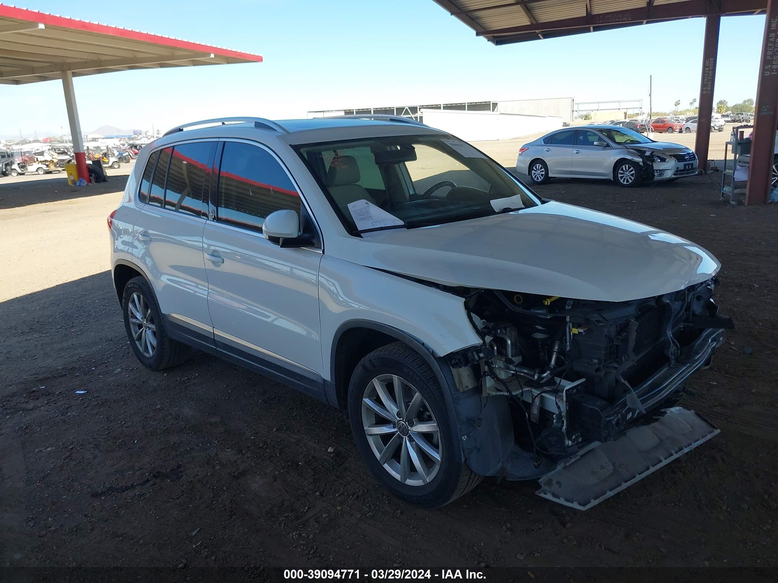 VOLKSWAGEN TIGUAN 2017 wvgrv7ax9hk003780