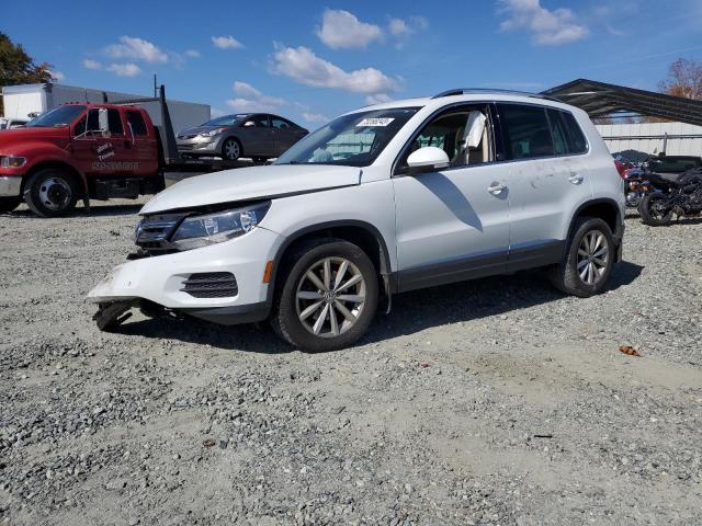 VOLKSWAGEN TIGUAN 2017 wvgsv7ax0hk030349