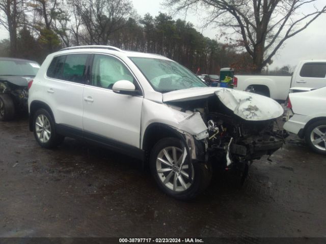 VOLKSWAGEN TIGUAN 2017 wvgsv7ax4hk028426