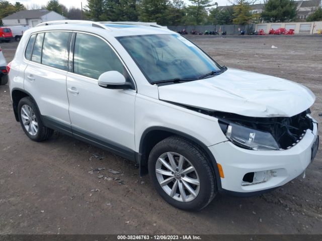 VOLKSWAGEN TIGUAN 2017 wvgsv7ax6hk008596