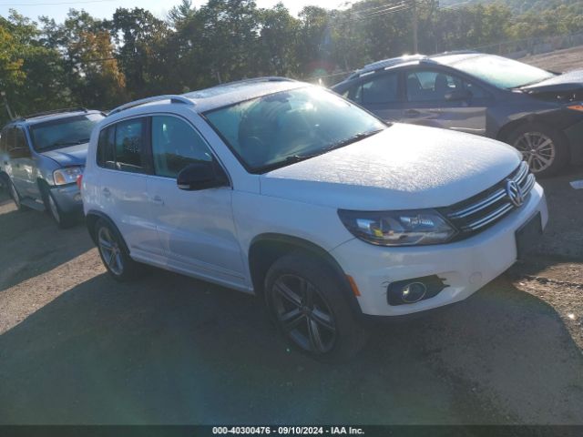 VOLKSWAGEN TIGUAN 2017 wvguv7ax2hw504593