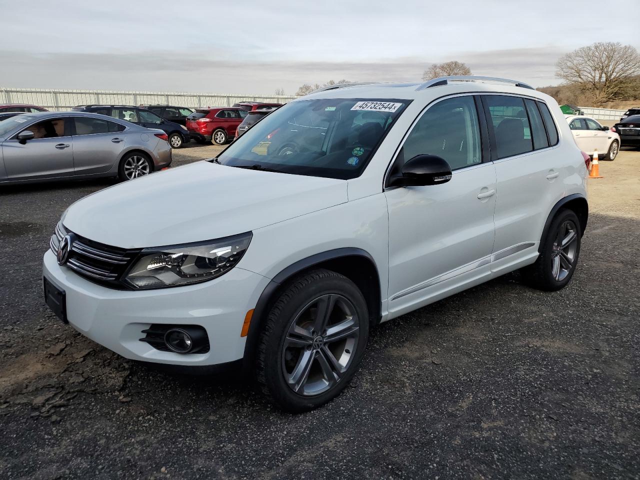 VOLKSWAGEN TIGUAN 2017 wvguv7ax2hw507428