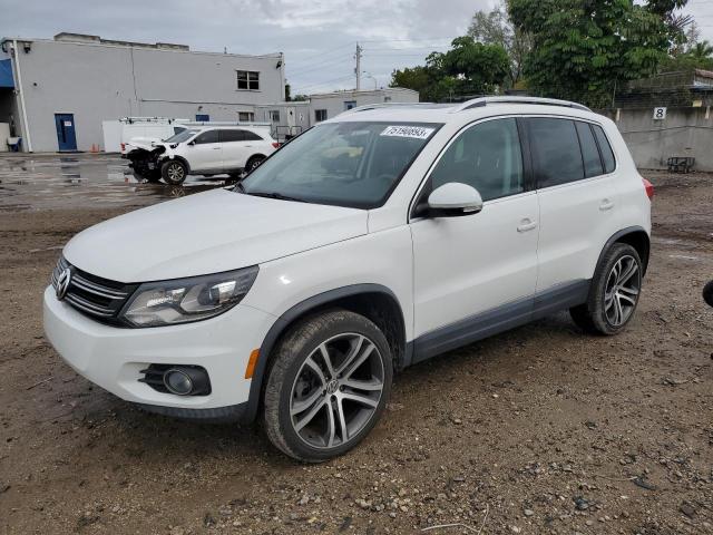 VOLKSWAGEN TIGUAN 2017 wvgvv7ax3hk012408