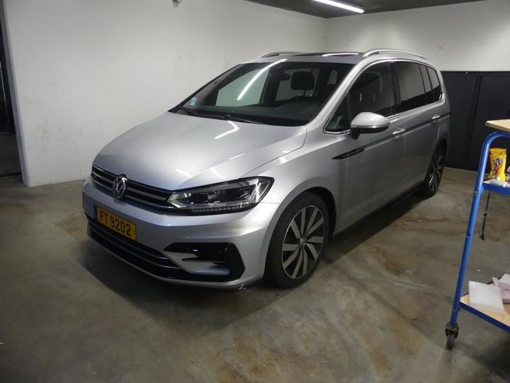 VOLKSWAGEN TOURAN 2017 wvgzzz1tzhw094910