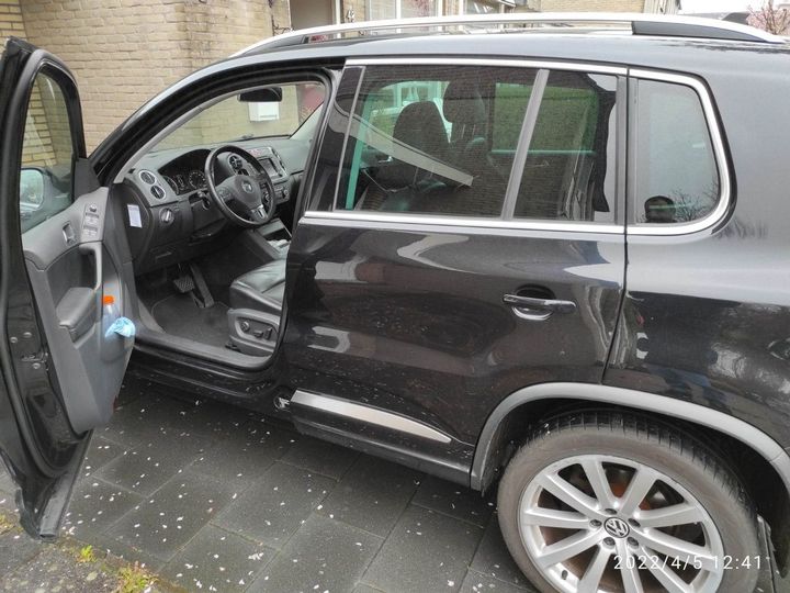 VOLKSWAGEN TIGUAN 2011 wvgzzz5nzbw055674