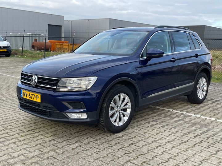 VOLKSWAGEN TIGUAN 2017 wvgzzz5nzhw425841