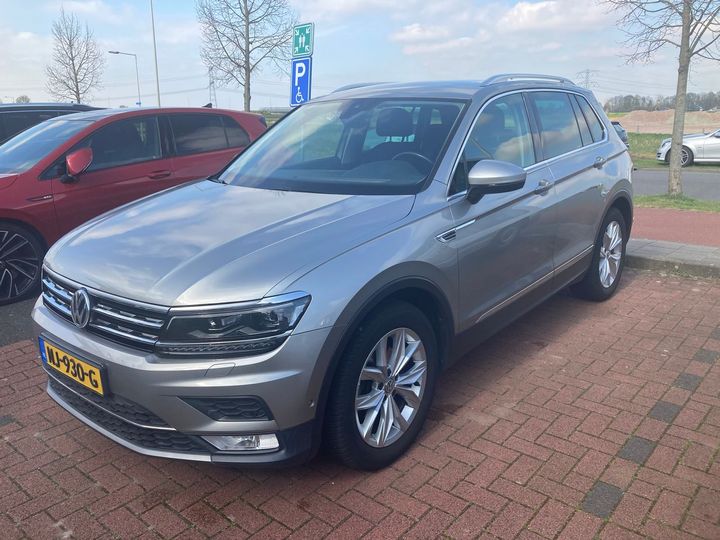 VOLKSWAGEN TIGUAN 2017 wvgzzz5nzhw883088