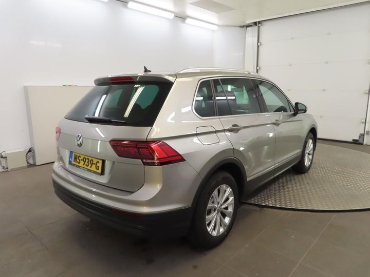 VOLKSWAGEN TIGUAN 2017 wvgzzz5nzhw907505