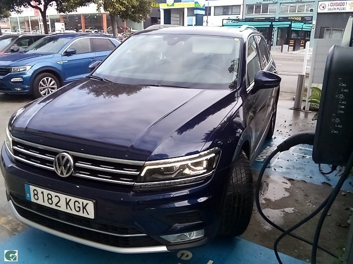 VOLKSWAGEN TIGUAN 2017 wvgzzz5nzhw925350