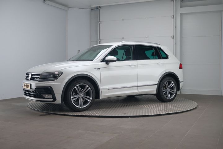 VOLKSWAGEN TIGUAN 2017 wvgzzz5nzhw935292