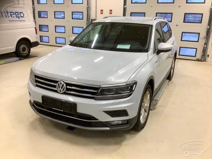 VOLKSWAGEN TIGUAN ESTATE 2018 wvgzzz5nzjm104039