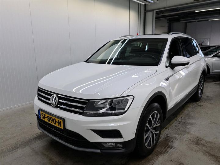 VOLKSWAGEN TIGUAN 2018 wvgzzz5nzjm106140