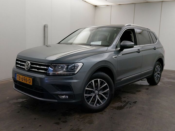 VOLKSWAGEN TIGUAN 2018 wvgzzz5nzjm152742