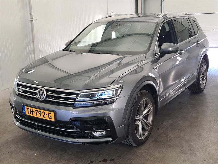 VOLKSWAGEN TIGUAN 2018 wvgzzz5nzjm156159