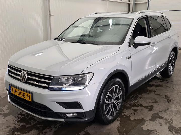 VOLKSWAGEN TIGUAN 2018 wvgzzz5nzjm168138