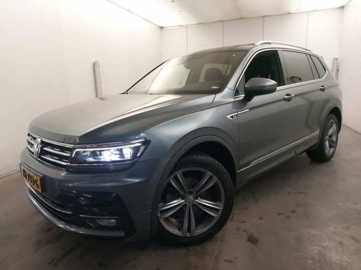 VOLKSWAGEN TIGUAN 2018 wvgzzz5nzjm173634