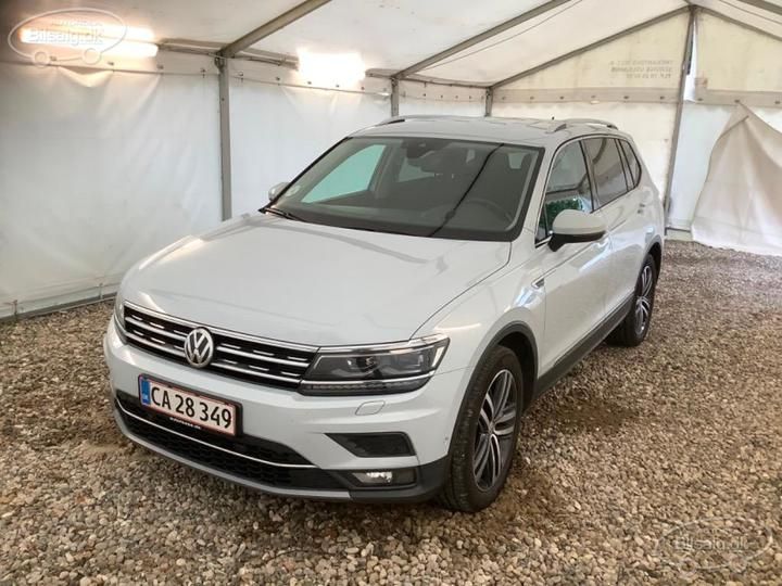 VOLKSWAGEN TIGUAN ESTATE 2018 wvgzzz5nzjm174150