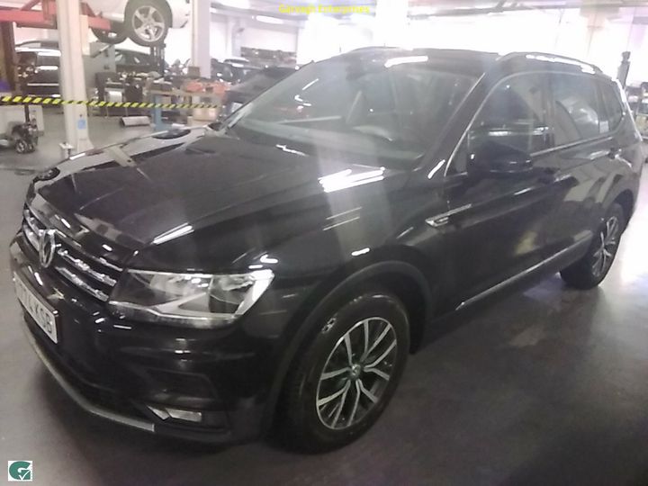 VOLKSWAGEN TIGUAN 2018 wvgzzz5nzjm177944