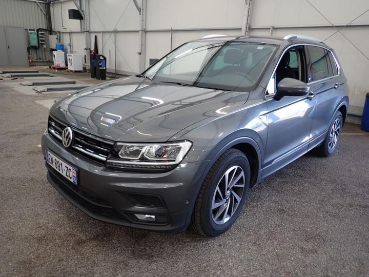 VOLKSWAGEN TIGUAN 2017 wvgzzz5nzjw303394