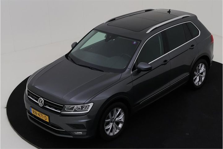 VOLKSWAGEN TIGUAN 2018 wvgzzz5nzjw355151