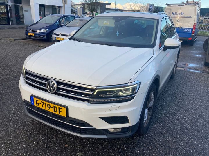 VOLKSWAGEN TIGUAN 2017 wvgzzz5nzjw358609