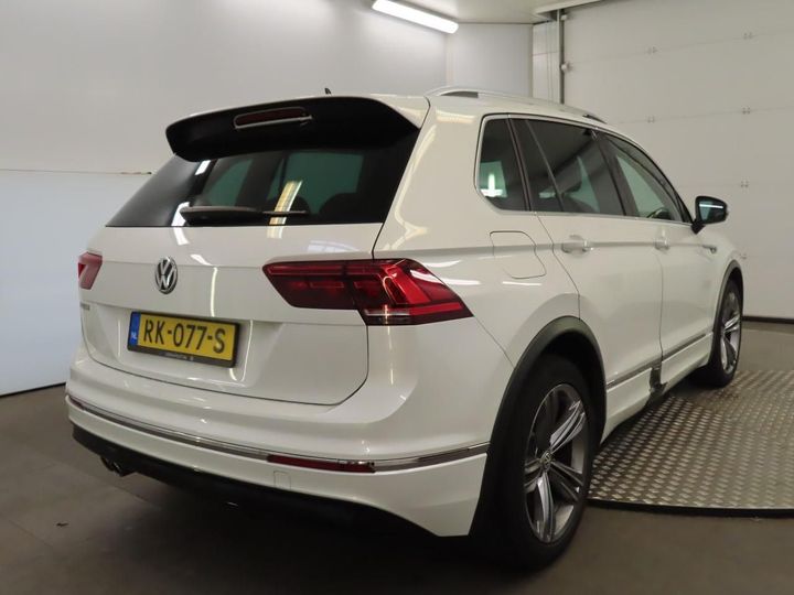 VOLKSWAGEN TIGUAN 2018 wvgzzz5nzjw366384