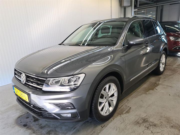 VOLKSWAGEN TIGUAN 2018 wvgzzz5nzjw413255