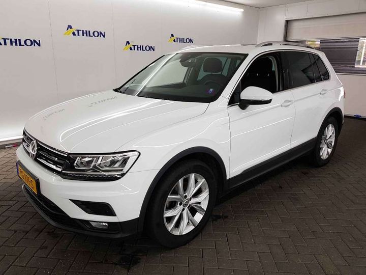 VOLKSWAGEN TIGUAN 2018 wvgzzz5nzjw433027