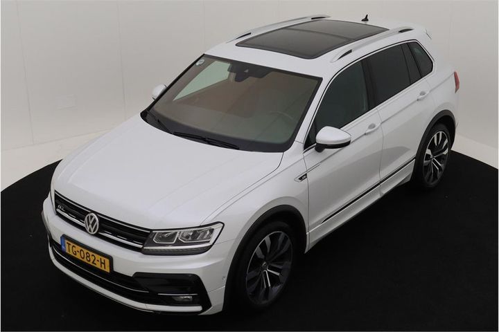 VOLKSWAGEN TIGUAN 2018 wvgzzz5nzjw458945