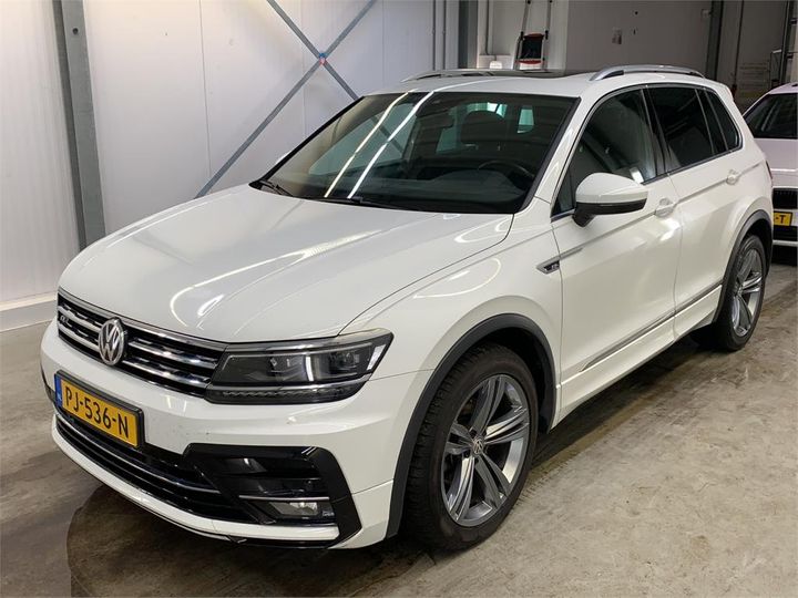 VOLKSWAGEN TIGUAN 2017 wvgzzz5nzjw800233