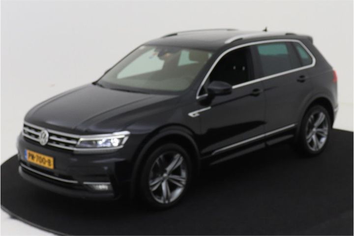 VOLKSWAGEN TIGUAN 2017 wvgzzz5nzjw810012