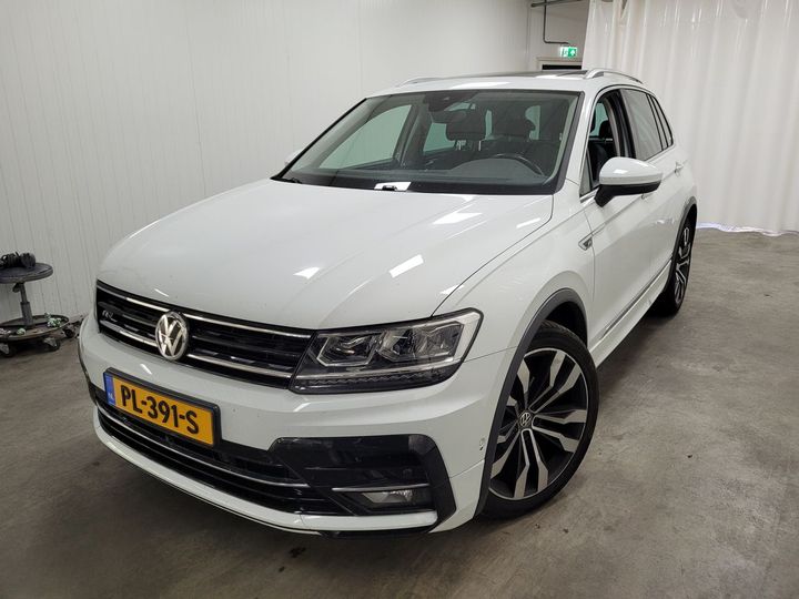 VOLKSWAGEN TIGUAN 2017 wvgzzz5nzjw810574