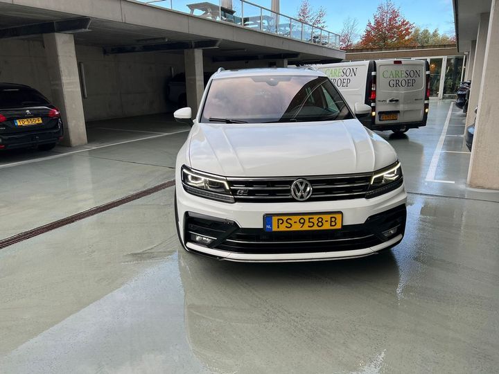 VOLKSWAGEN TIGUAN 2017 wvgzzz5nzjw826118