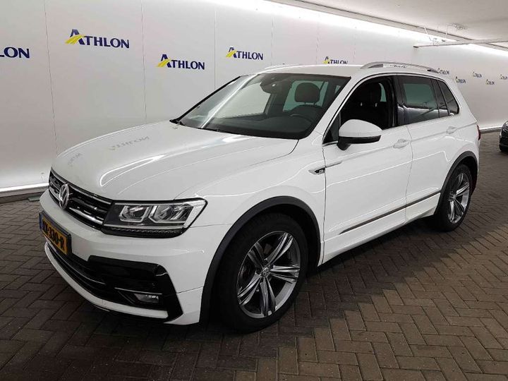 VOLKSWAGEN TIGUAN 2018 wvgzzz5nzjw864137