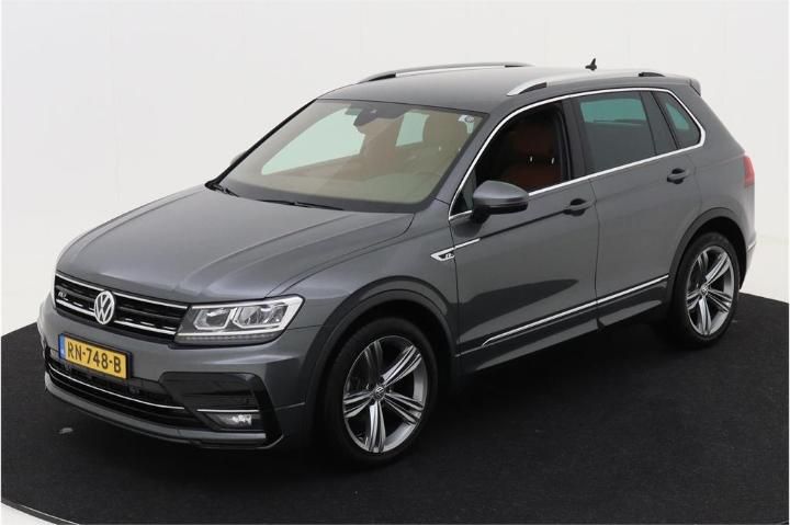 VOLKSWAGEN TIGUAN 2018 wvgzzz5nzjw883144