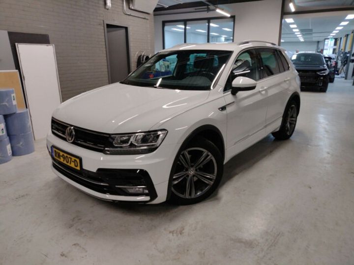 VOLKSWAGEN TIGUAN 2018 wvgzzz5nzjw883482