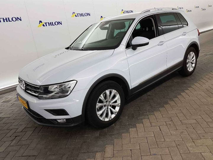 VOLKSWAGEN TIGUAN 2018 wvgzzz5nzjw906330