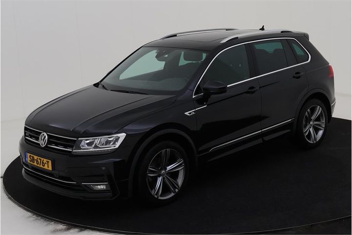 VOLKSWAGEN TIGUAN 2018 wvgzzz5nzjw917721