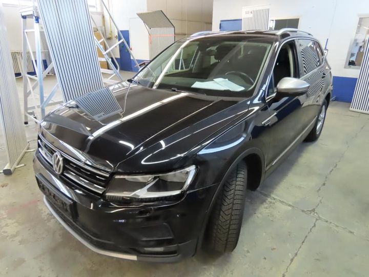 VOLKSWAGEN TIGUAN 2018 wvgzzz5nzkm020729