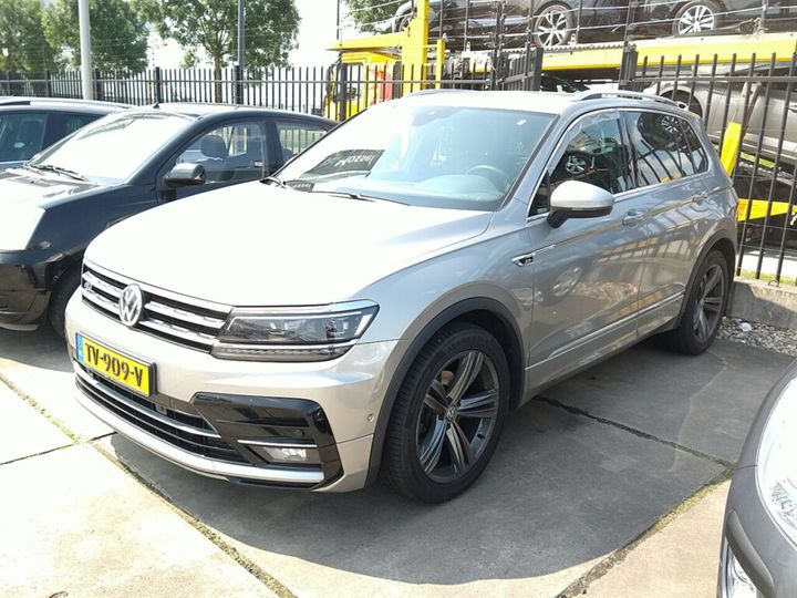 VOLKSWAGEN TIGUAN 2018 wvgzzz5nzkw817030