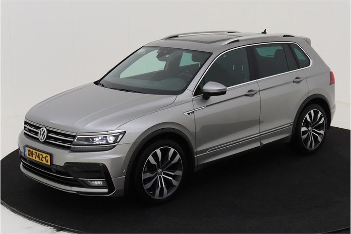 VOLKSWAGEN TIGUAN 2019 wvgzzz5nzkw843137