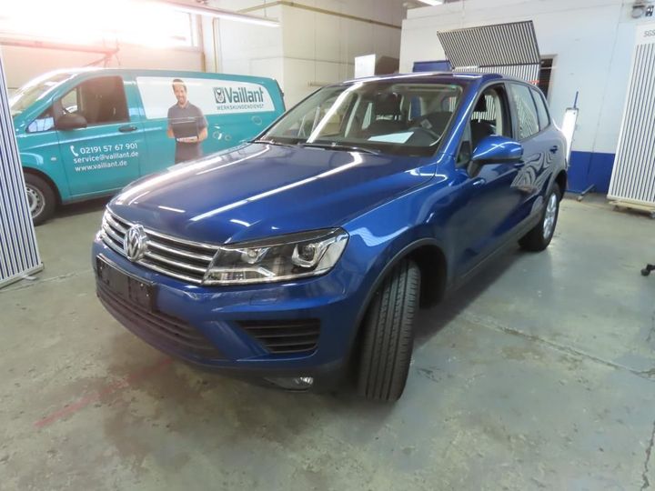 VOLKSWAGEN TOUAREG 2017 wvgzzz7pzhd024495