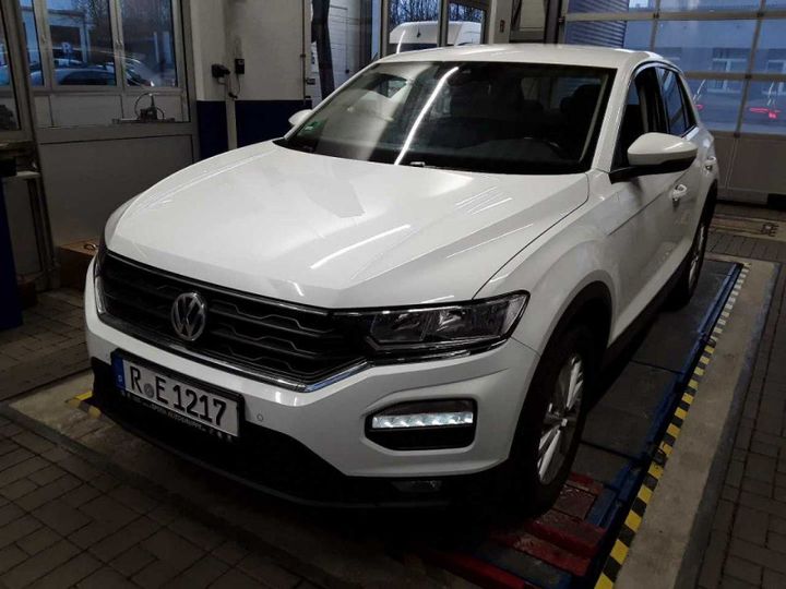 VOLKSWAGEN T-ROC 2018 wvgzzza1zjv004228