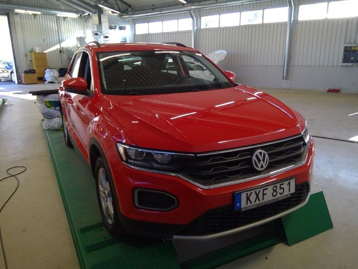 VOLKSWAGEN T-ROC 2018 wvgzzza1zjv052664