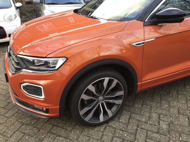 VOLKSWAGEN T-ROC 2018 wvgzzza1zjv080036