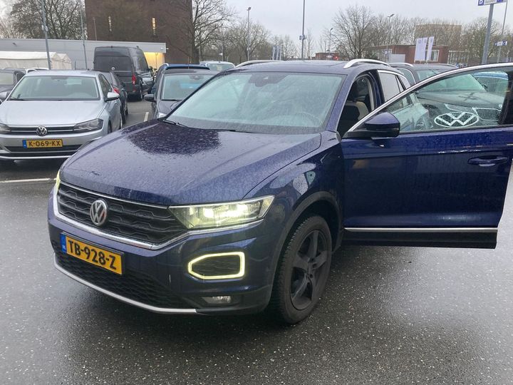 VOLKSWAGEN T-ROC 2018 wvgzzza1zjv100089