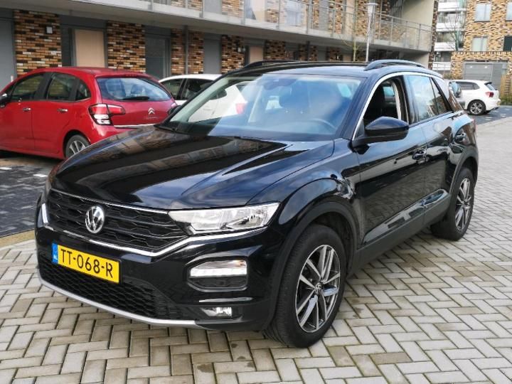 VOLKSWAGEN T-ROC 2018 wvgzzza1zkv004215