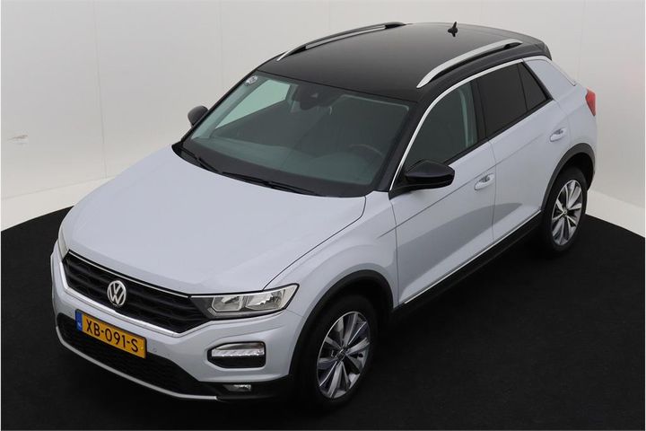 VOLKSWAGEN T-ROC 2018 wvgzzza1zkv010767