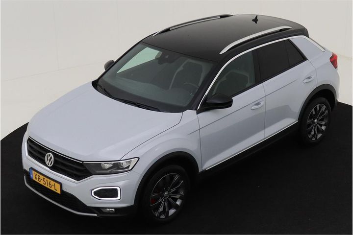 VOLKSWAGEN T-ROC 2018 wvgzzza1zkv011832